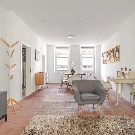 Apartment Stilvolle, Geräumige Für 4 Essen